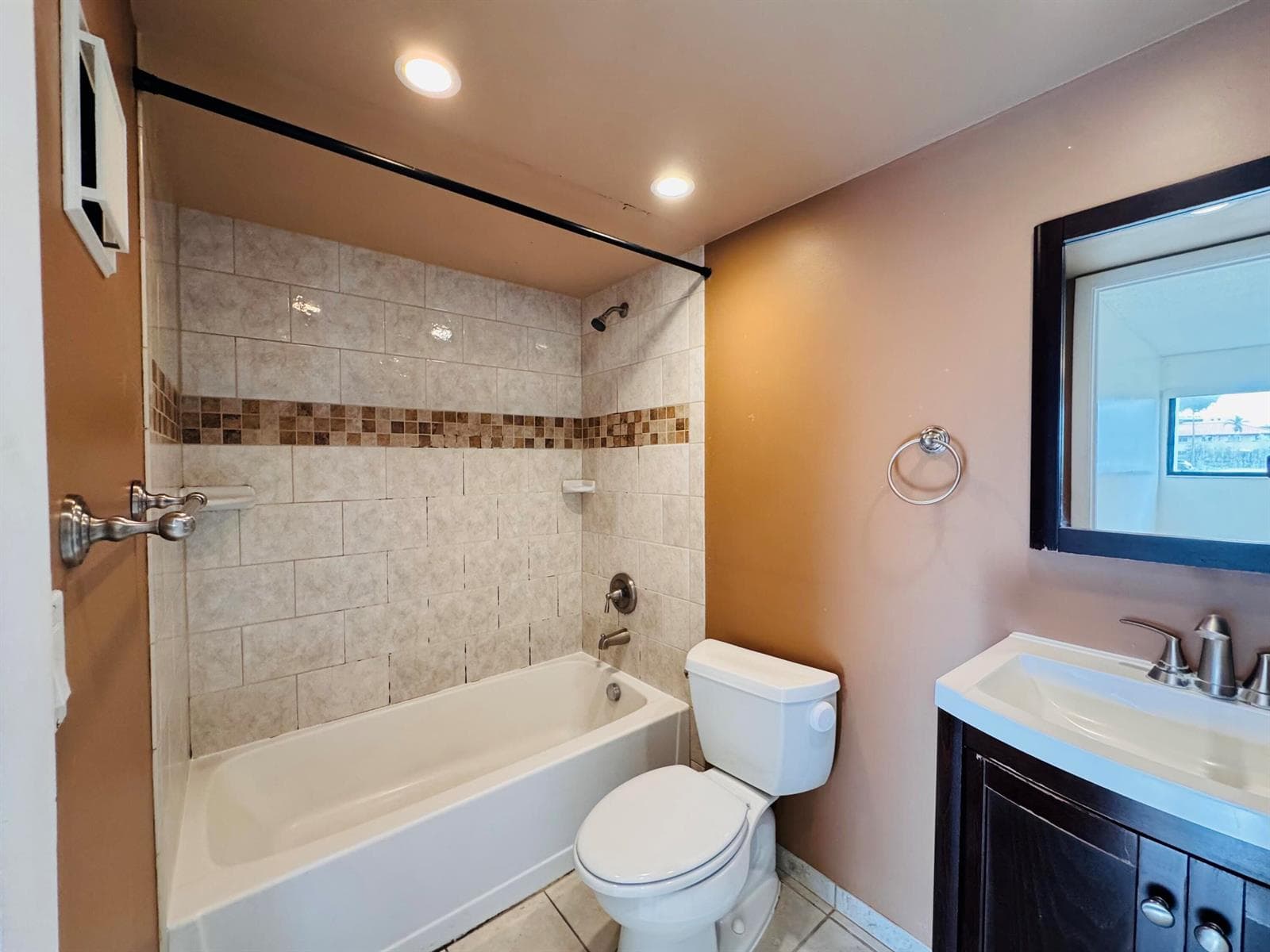 20681 NE 4th Place # 105, Miami FL 33179 — 4