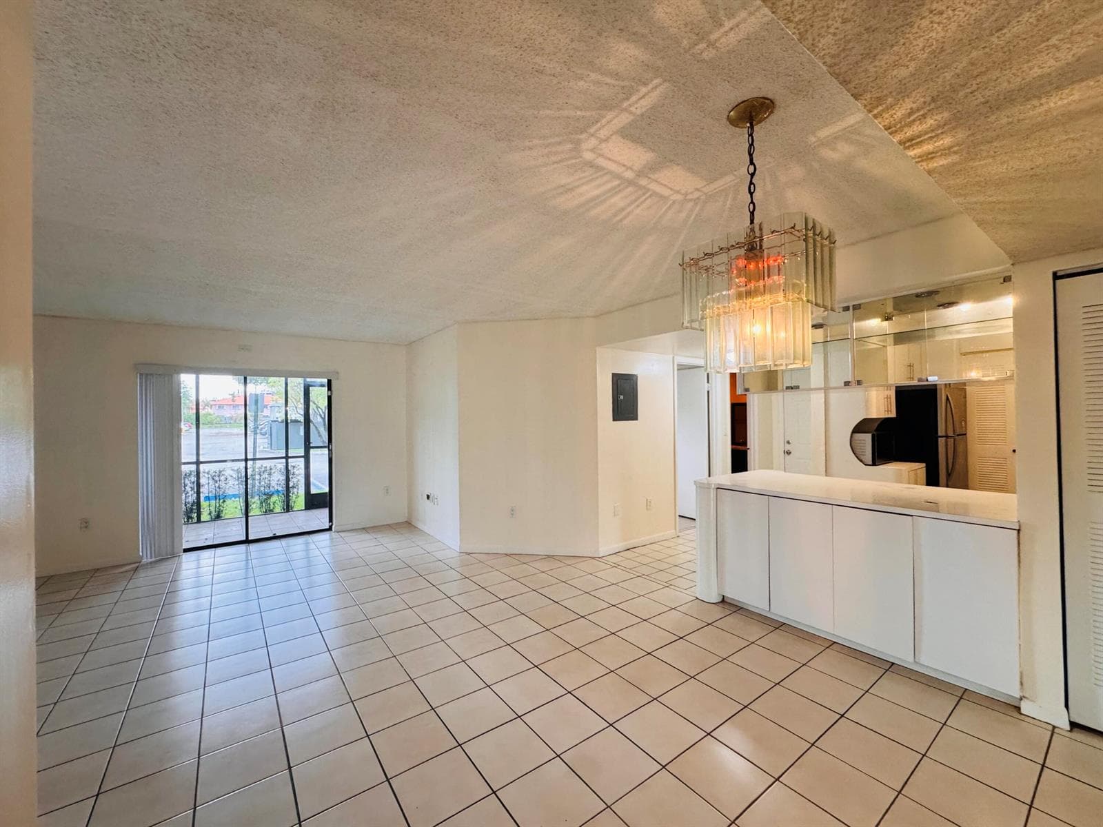 20681 NE 4th Place # 105, Miami FL 33179 — 8