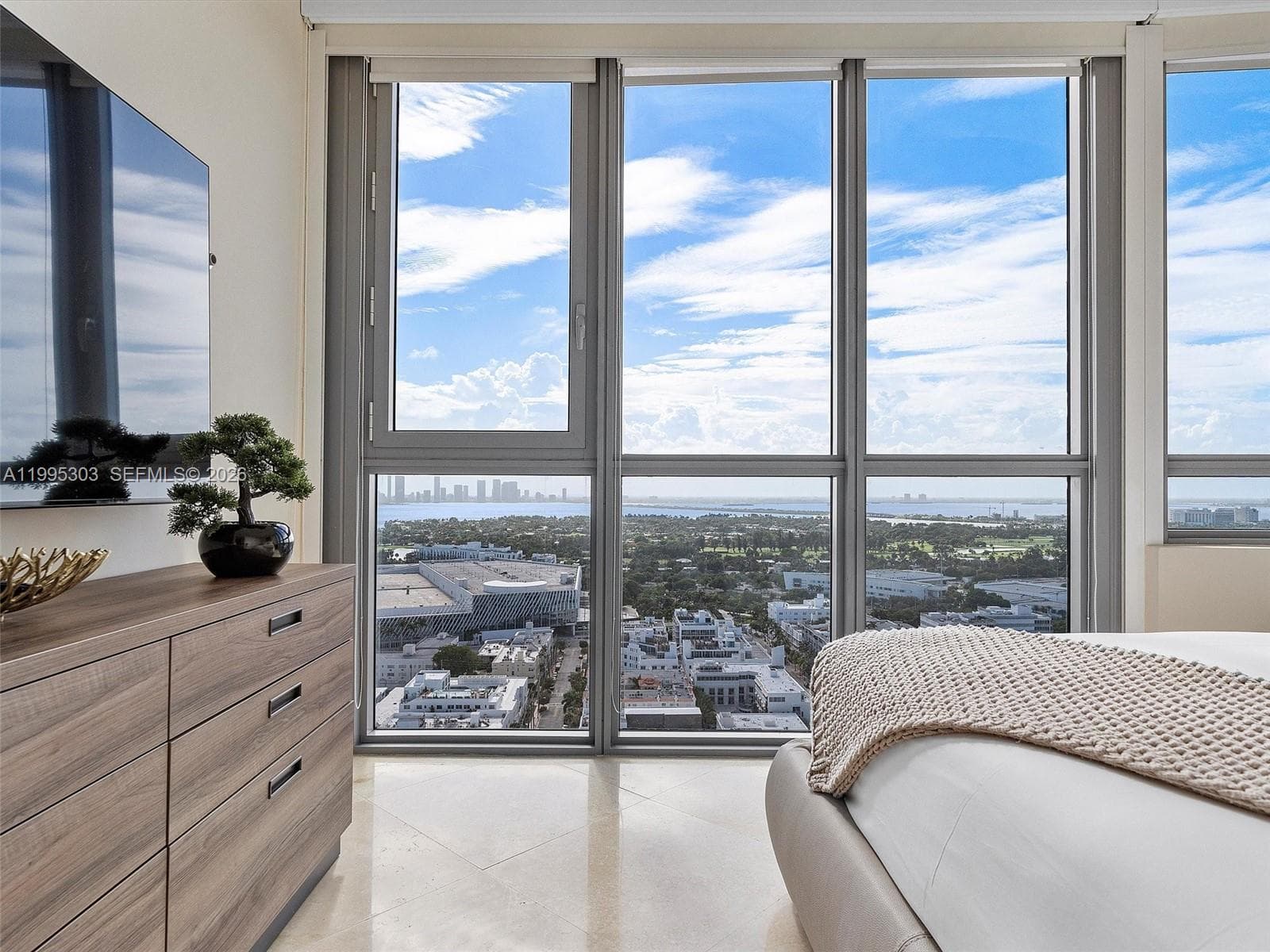 101 20th St # 3002, Miami Beach FL 33139 — 32