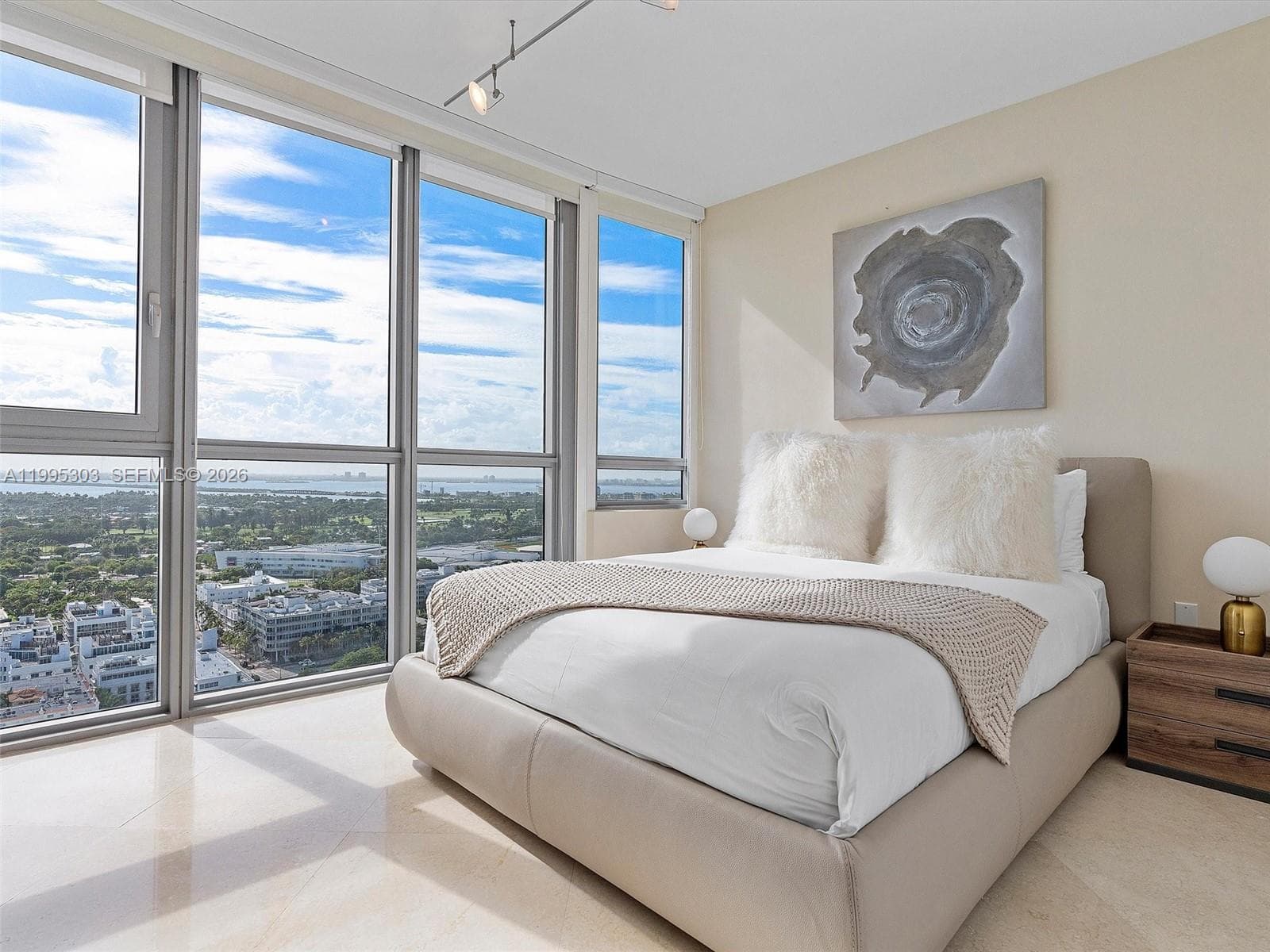 101 20th St # 3002, Miami Beach FL 33139 — 29