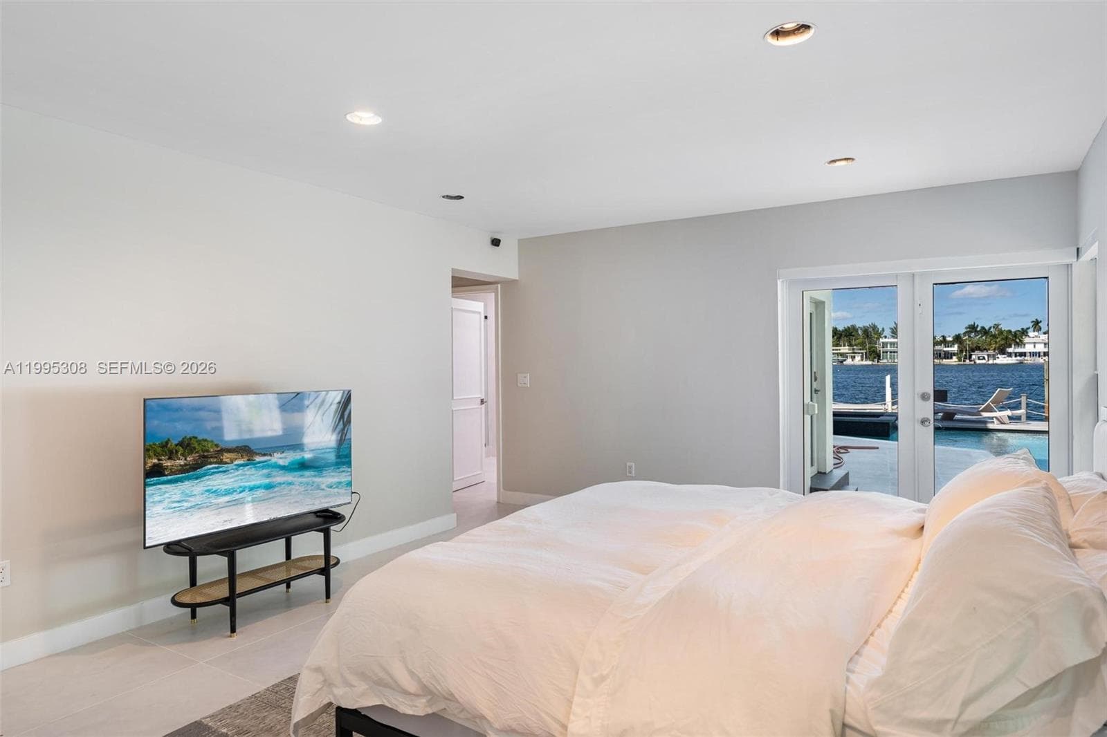 1055 Stillwater Dr, Miami Beach FL 33141 — 17