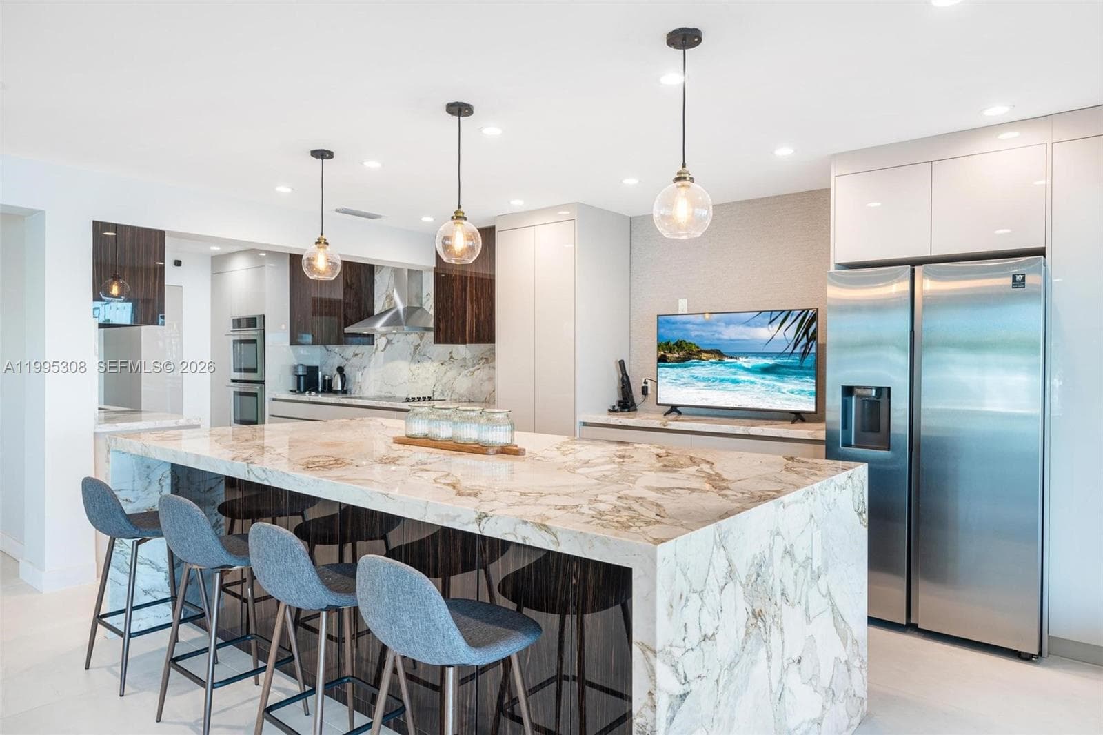 1055 Stillwater Dr, Miami Beach FL 33141 — 9