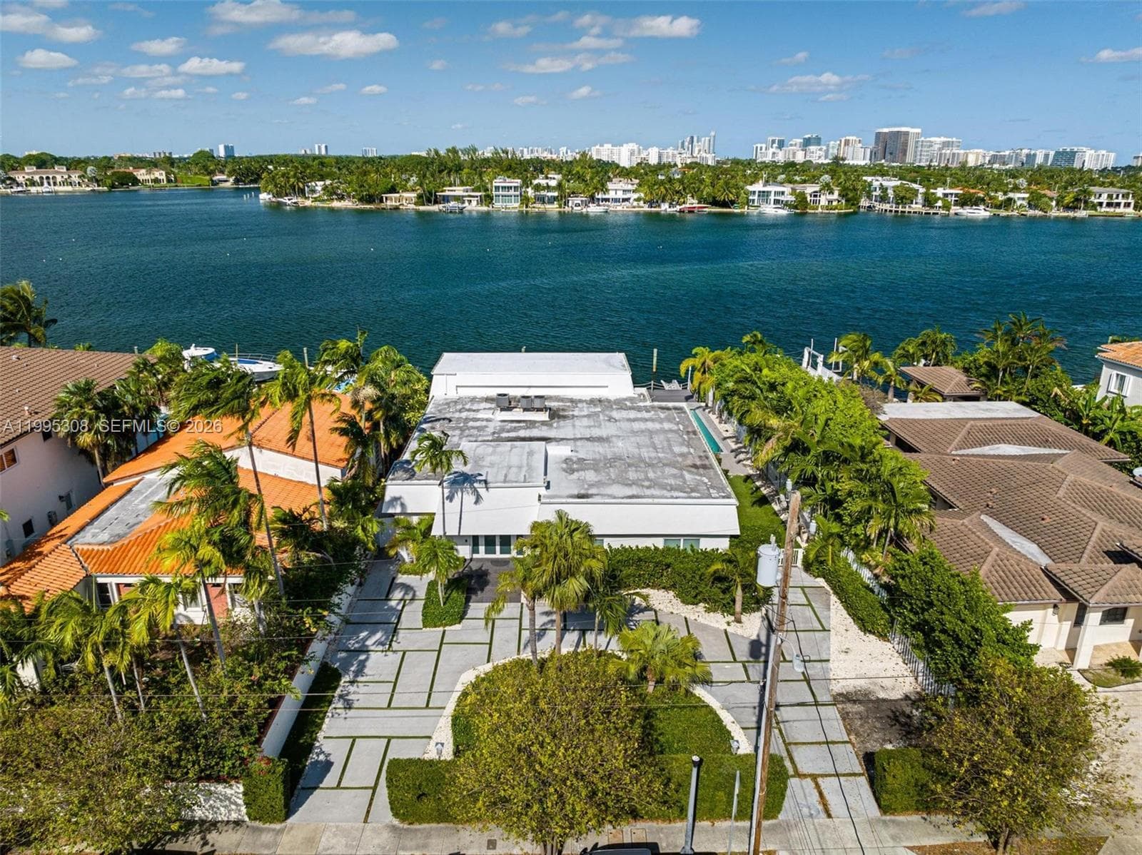 1055 Stillwater Dr, Miami Beach FL 33141 — 38