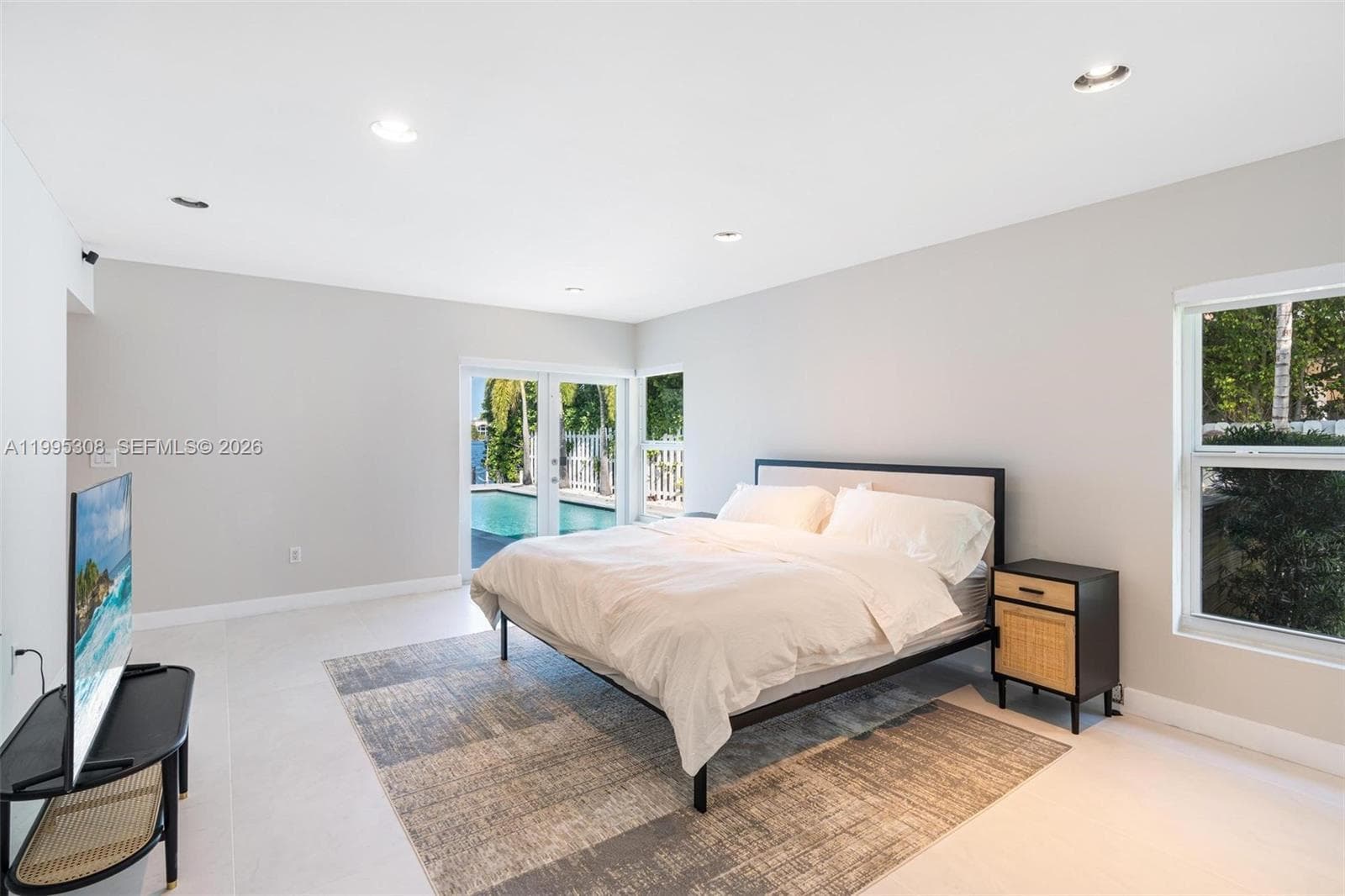 1055 Stillwater Dr, Miami Beach FL 33141 — 18