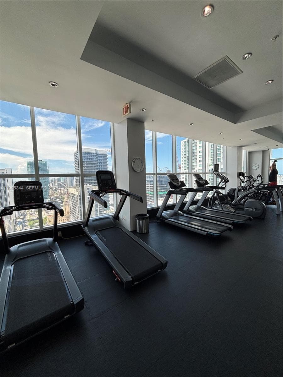 133 NE 2nd Ave # 2112, Miami FL 33132 — 27