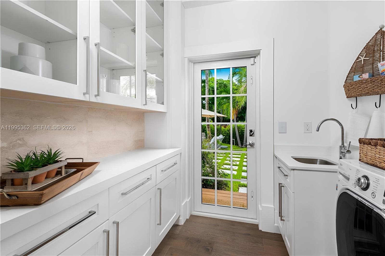2575 Pine Tree Dr, Miami Beach FL 33140 — 6