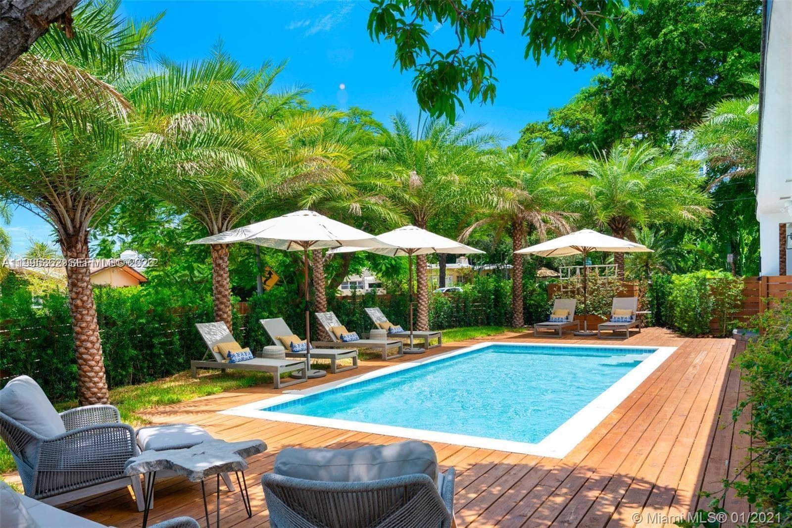 2575 Pine Tree Dr, Miami Beach FL 33140 — 22