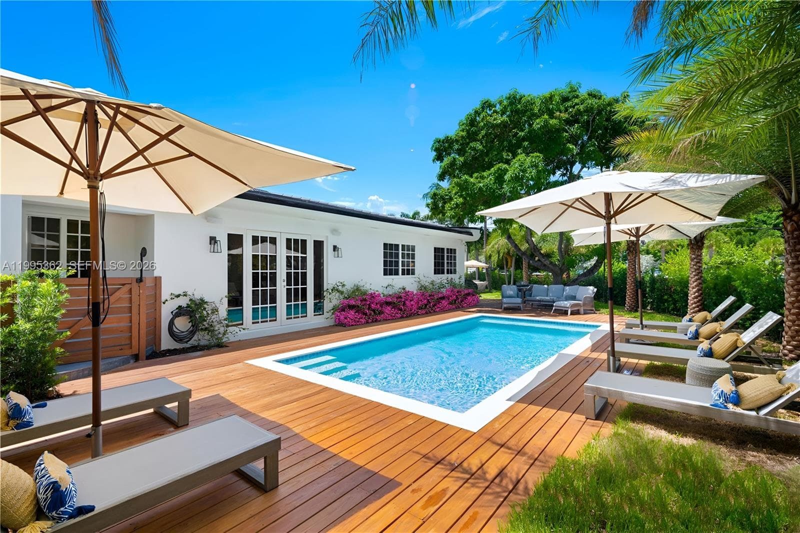 2575 Pine Tree Dr, Miami Beach FL 33140 — 32