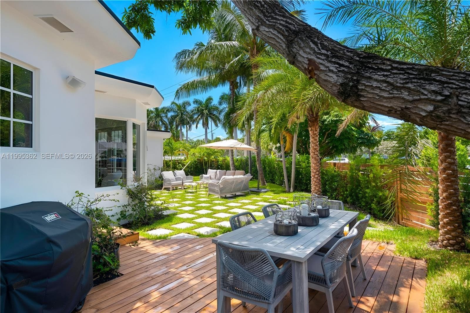 2575 Pine Tree Dr, Miami Beach FL 33140 — 30
