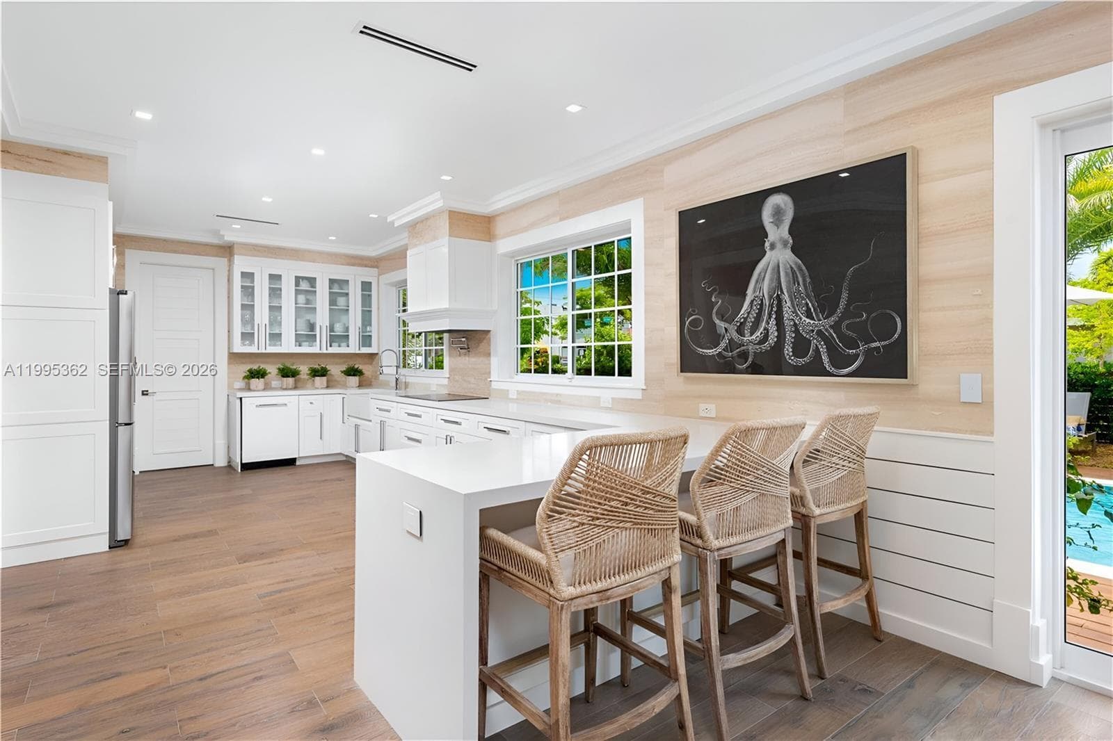 2575 Pine Tree Dr, Miami Beach FL 33140 — 10
