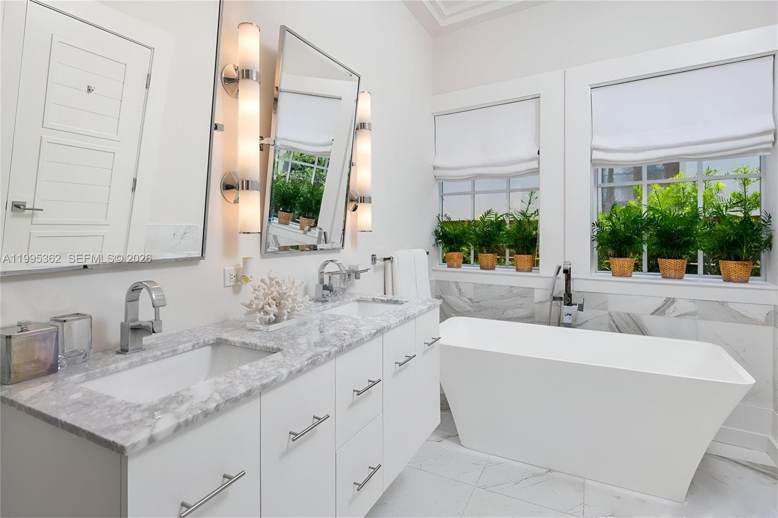 2575 Pine Tree Dr, Miami Beach FL 33140 — 18