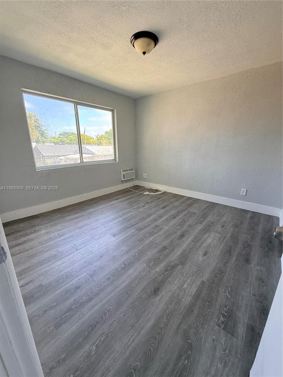 7001 NW 15th Ave # 18, Miami FL 33147 — 6