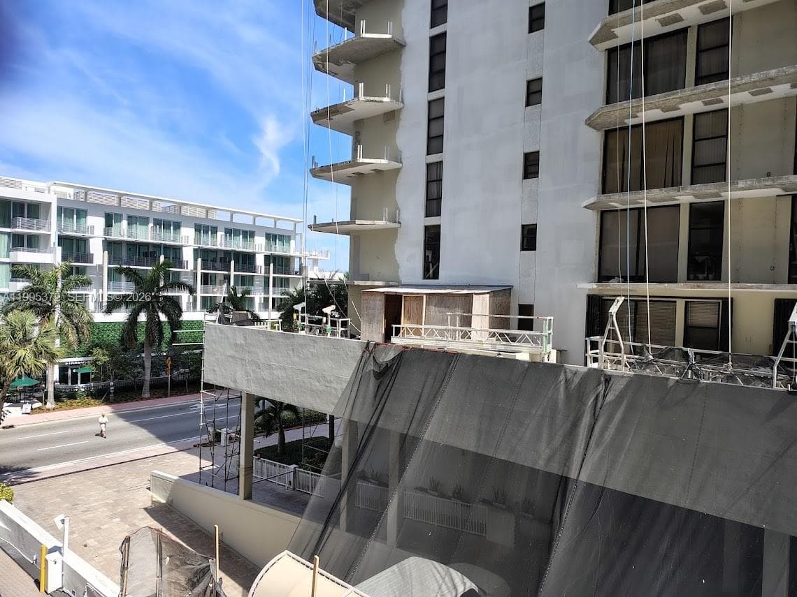 6039 Collins Ave # 407, Miami Beach FL 33140 — 17