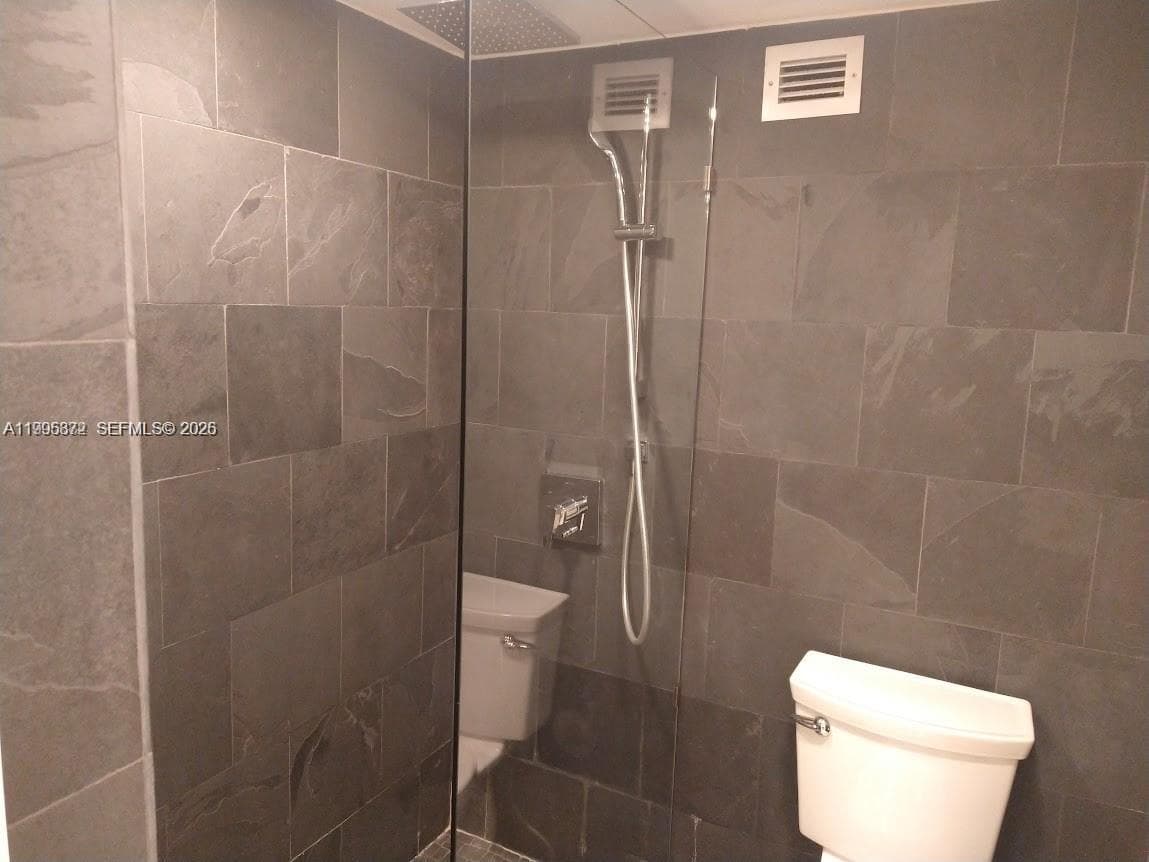 6039 Collins Ave # 407, Miami Beach FL 33140 — 7