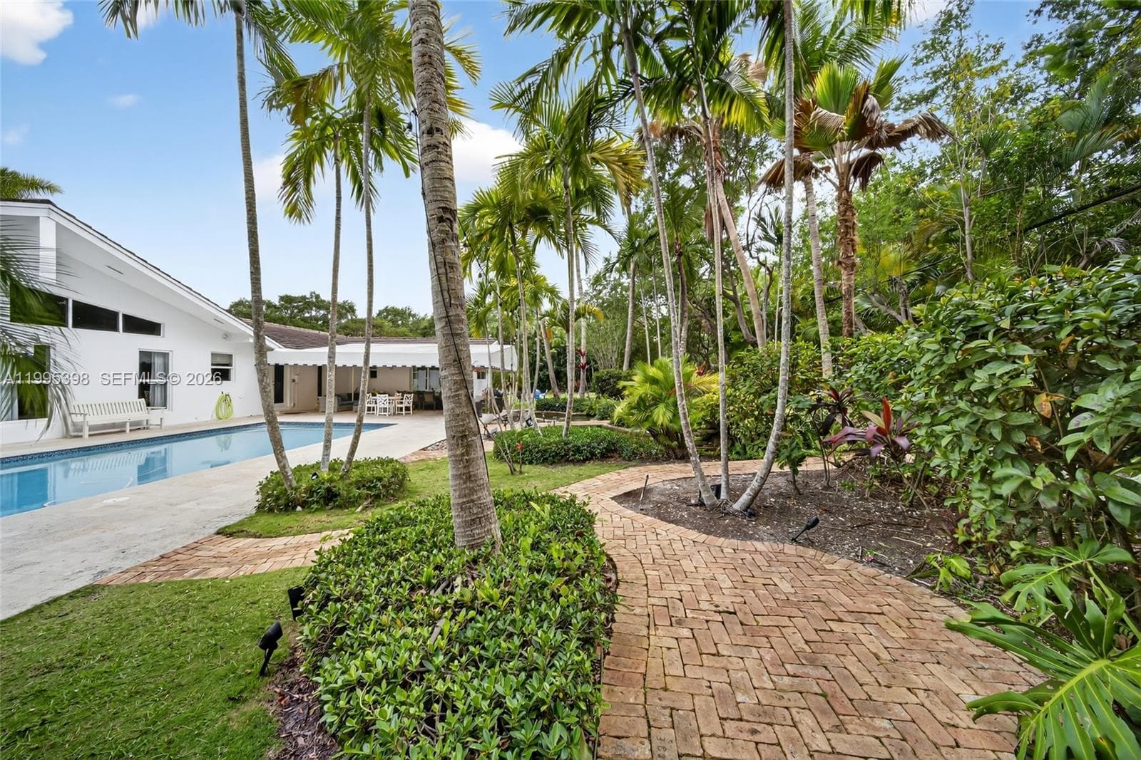 12330 Pine Needle Ln, Pinecrest FL 33156 — 26