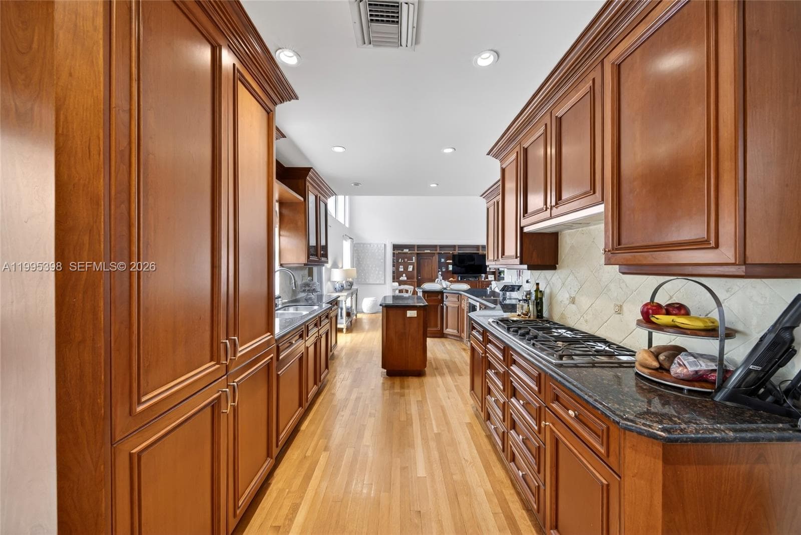 12330 Pine Needle Ln, Pinecrest FL 33156 — 15
