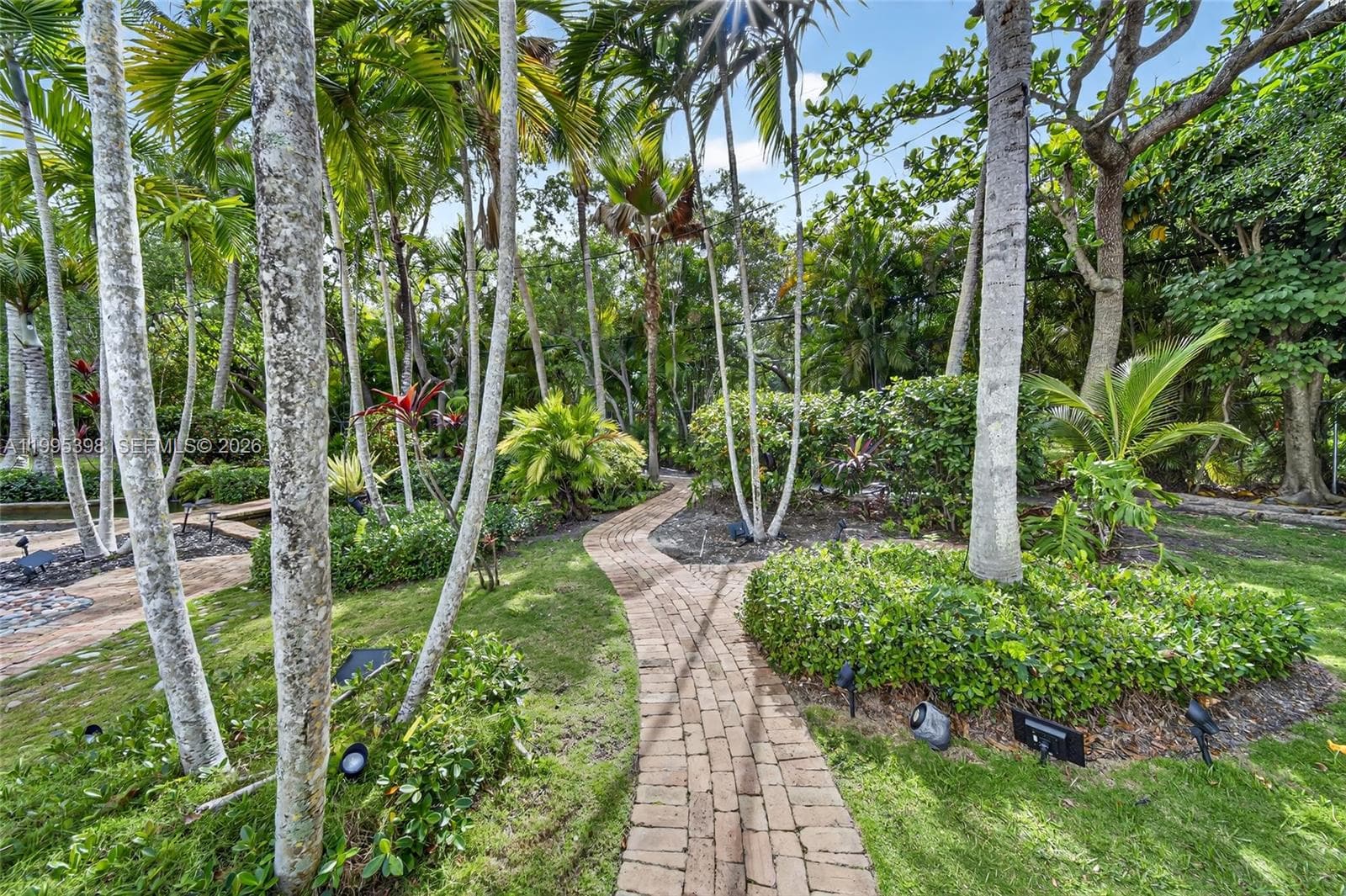 12330 Pine Needle Ln, Pinecrest FL 33156 — 25