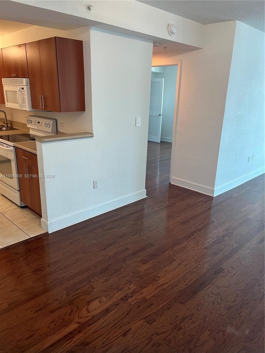 7501 E Treasure Dr # 8A, North Bay Village FL 33141 — 6
