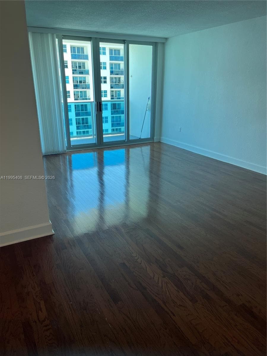 7501 E Treasure Dr # 8A, North Bay Village FL 33141 — 3