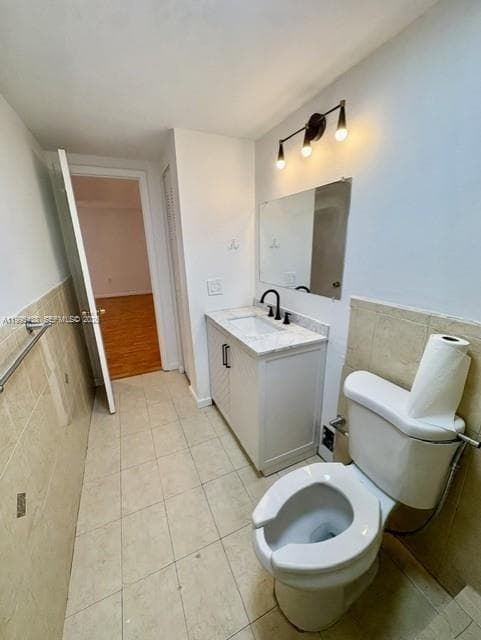 9351 Fontainebleau Blvd # B105, Miami FL 33172 — 12