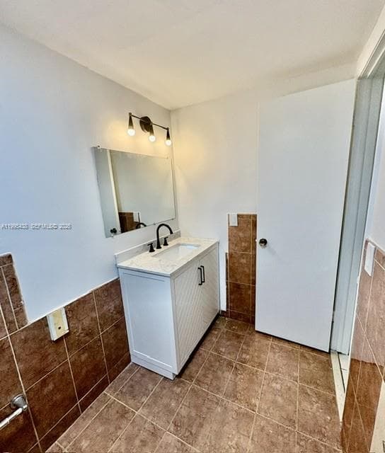 9351 Fontainebleau Blvd # B105, Miami FL 33172 — 15