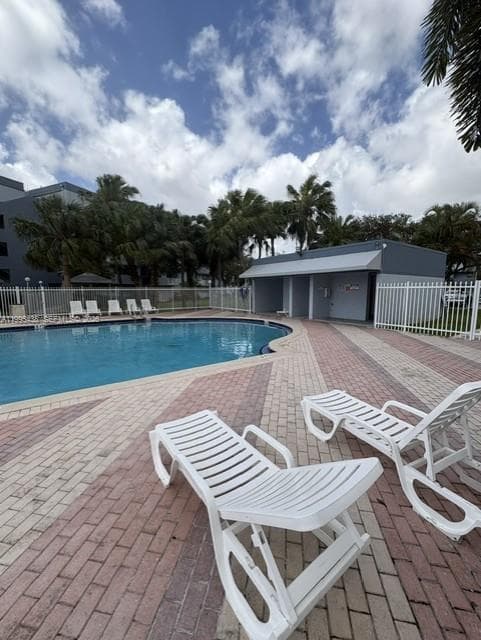 9351 Fontainebleau Blvd # B105, Miami FL 33172 — 19