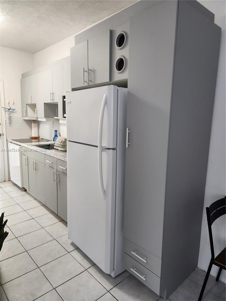 6490 Collins Ave # 18, Miami Beach FL 33141 — 3