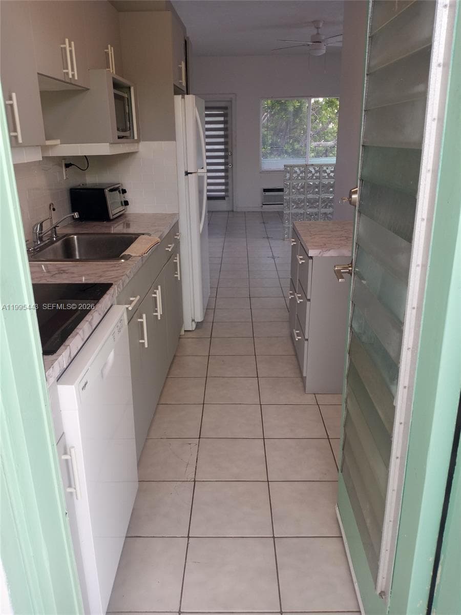 6490 Collins Ave # 18, Miami Beach FL 33141 — 1