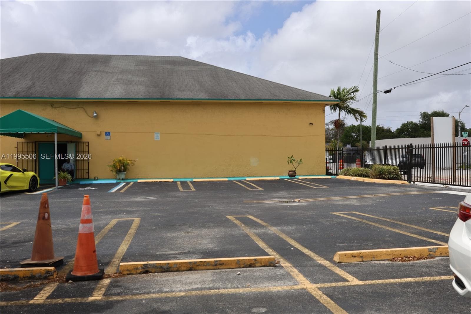 4343 NW 17th Ave, Miami FL 33142 — 13