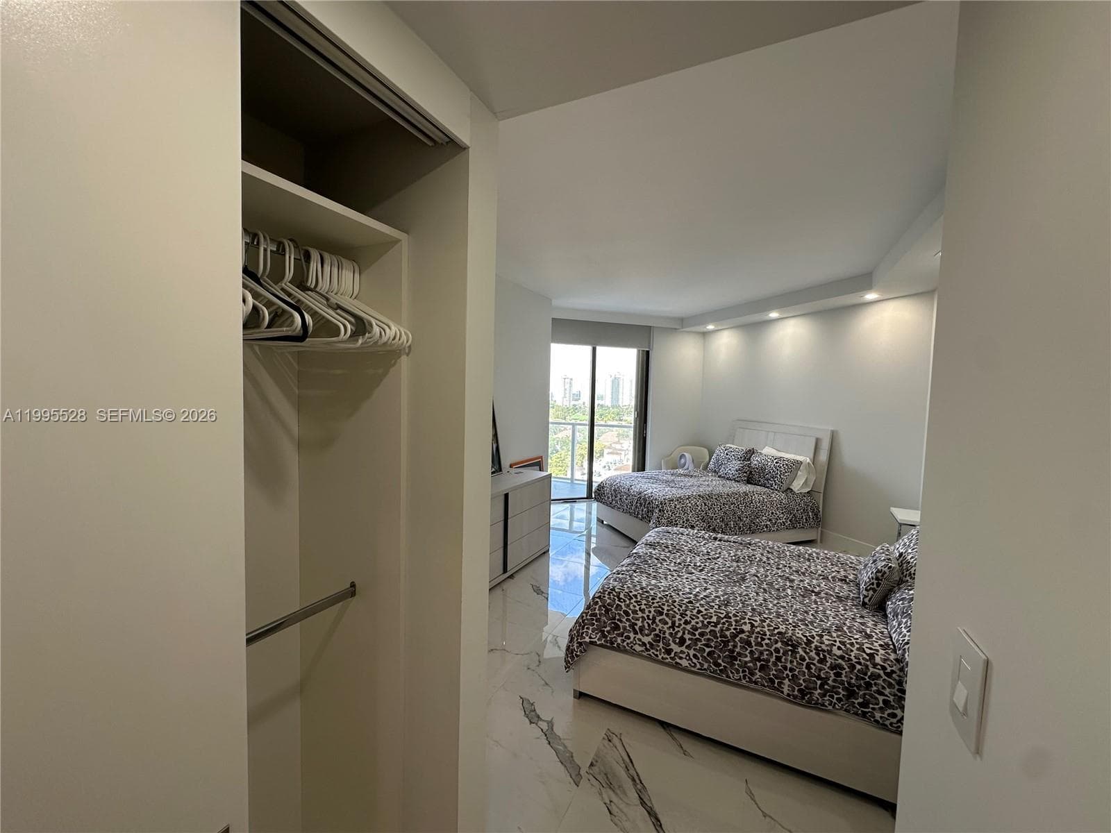 19500 Turnberry Way # 14C, Aventura FL 33180 — 14