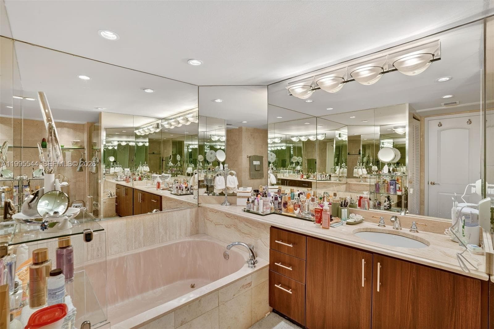 1717 N Bayshore Dr # 2451, Miami FL 33132 — 33