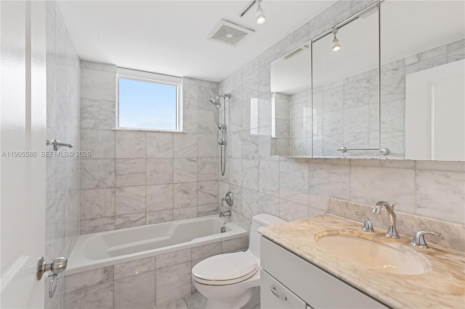 1250 S Miami Ave # 3506, Miami FL 33130 — 34