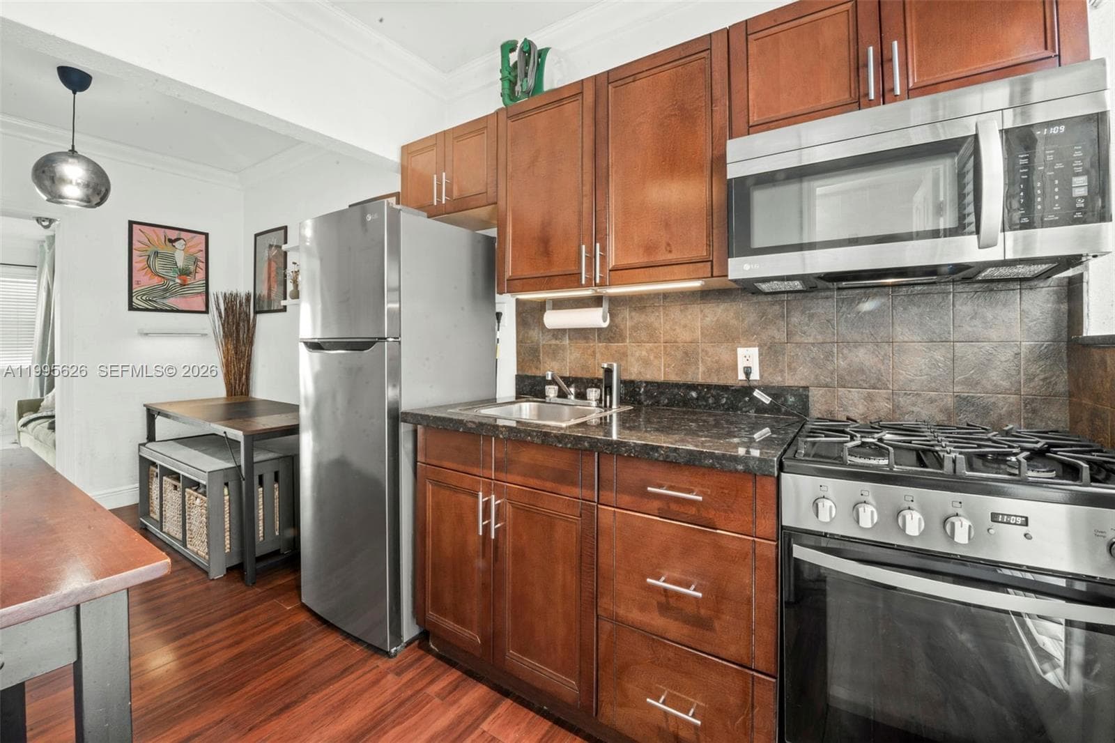 330 74th St # 5, Miami Beach FL 33141 — 3