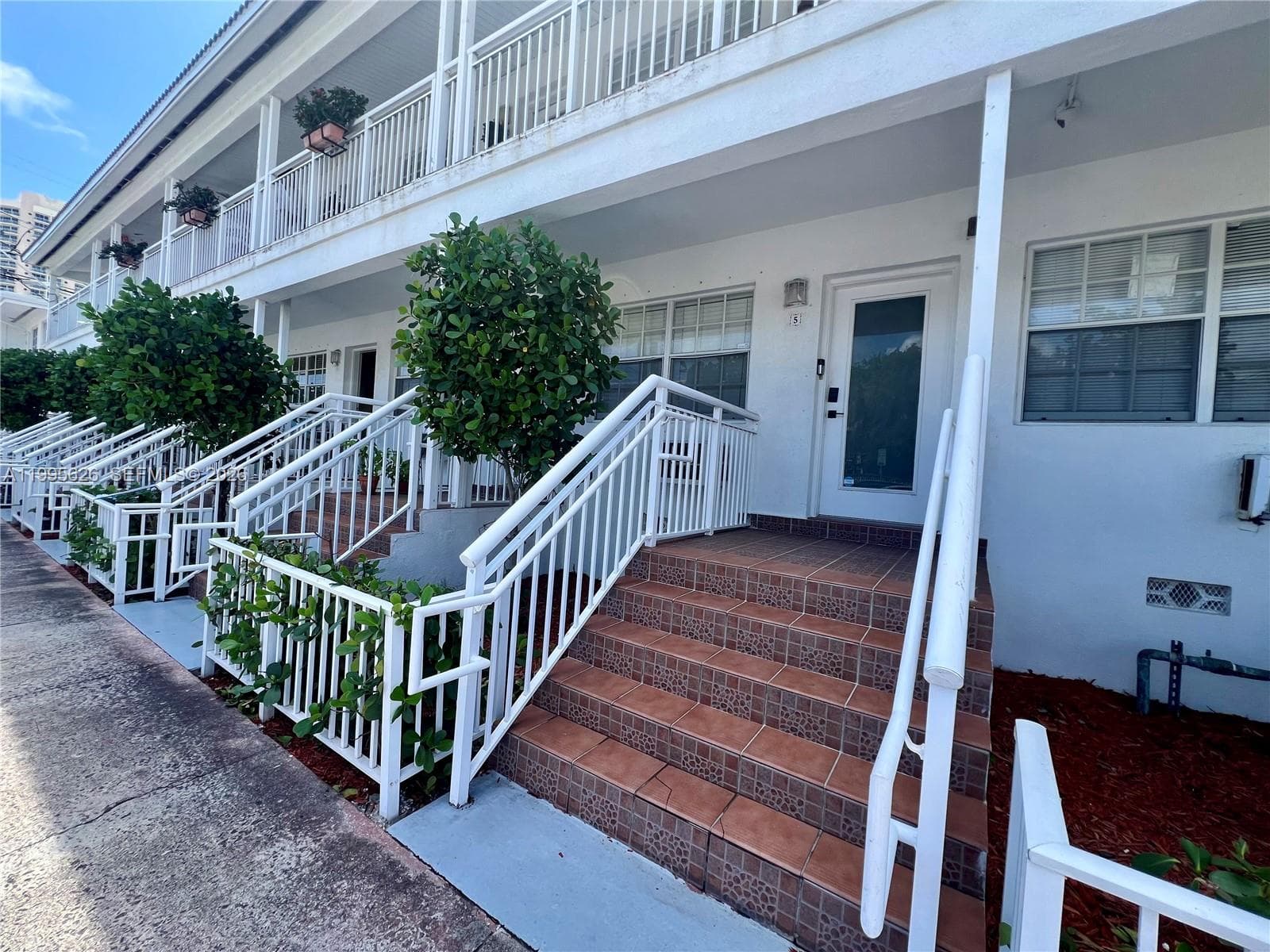 330 74th St # 5, Miami Beach FL 33141 — 1