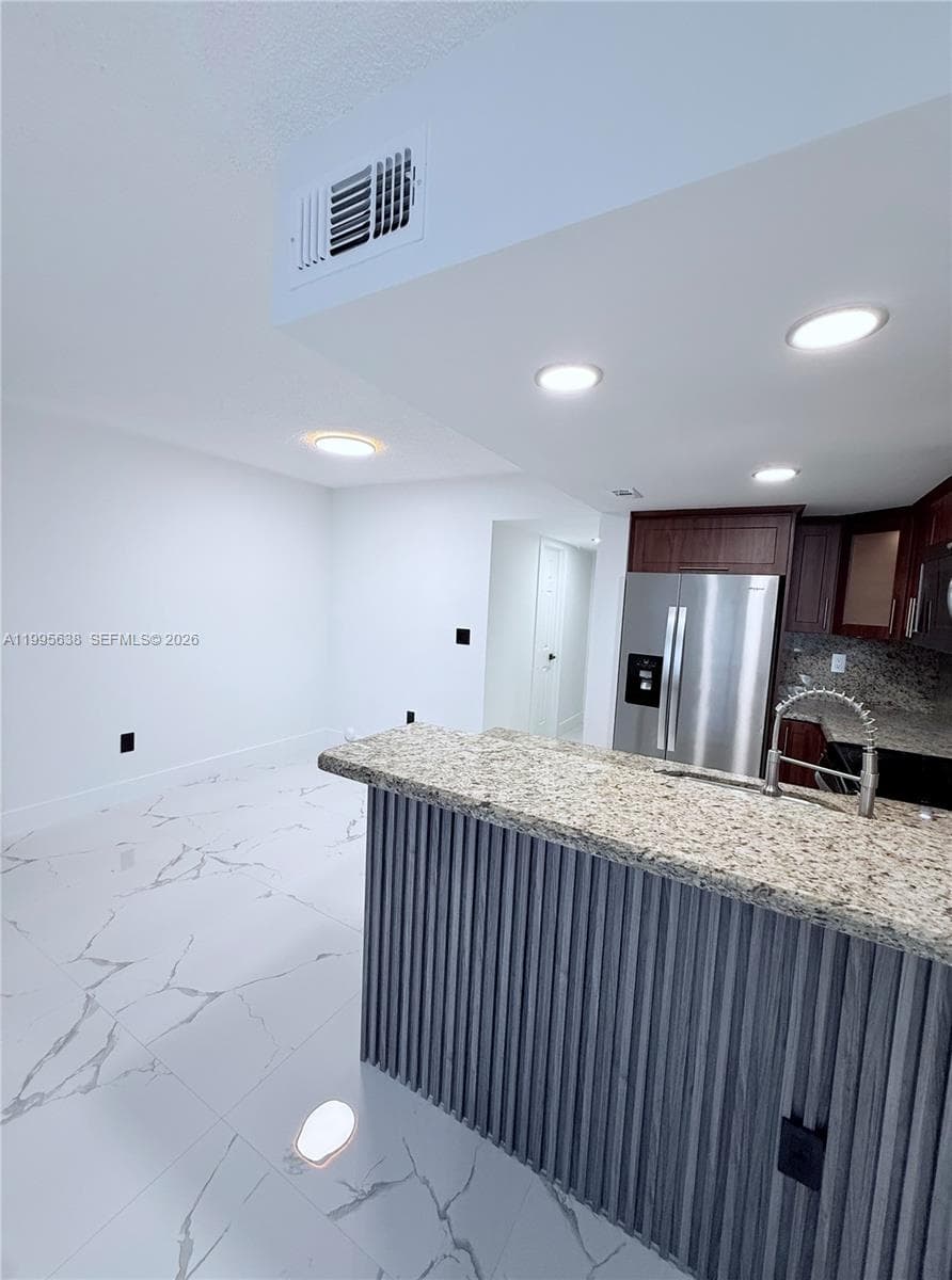 8660 NW 5th Ter # 108, Miami FL 33126 — 7