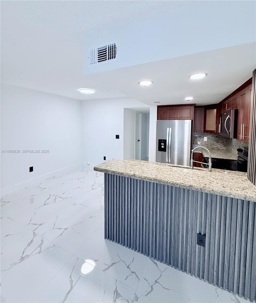 8660 NW 5th Ter # 108, Miami FL 33126 — 11
