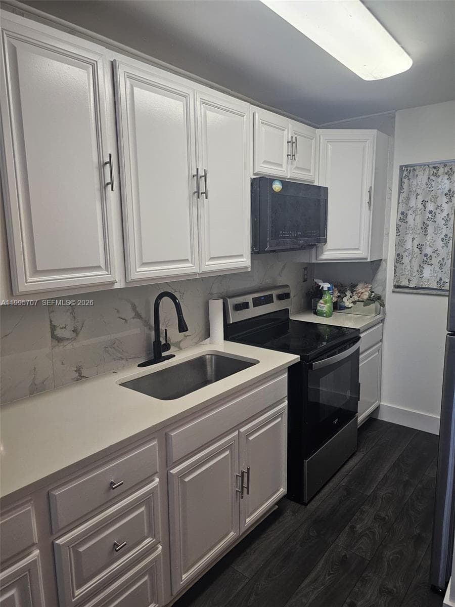 6055 W 19th Ave # 209, Hialeah FL 33012 — 1