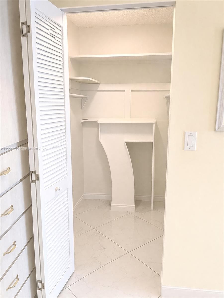 230 174th St # 2404, Sunny Isles Beach FL 33160 — 47