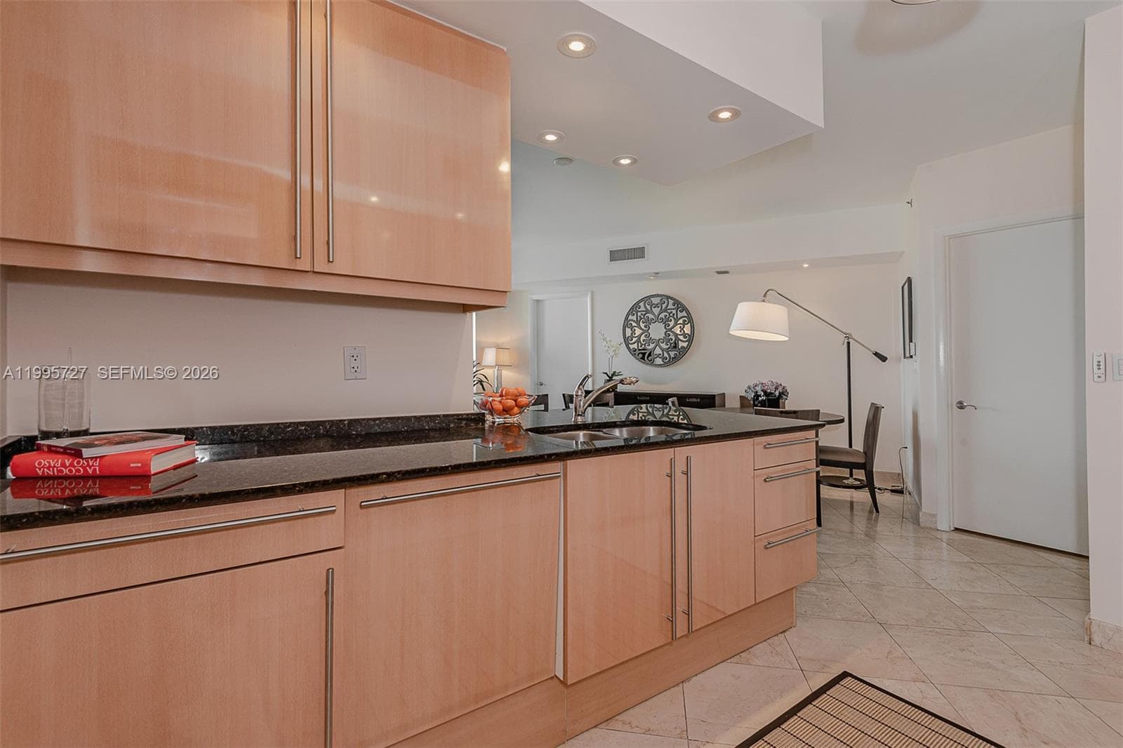1000 S Pointe dr # 906, Miami Beach FL 33139 — 11