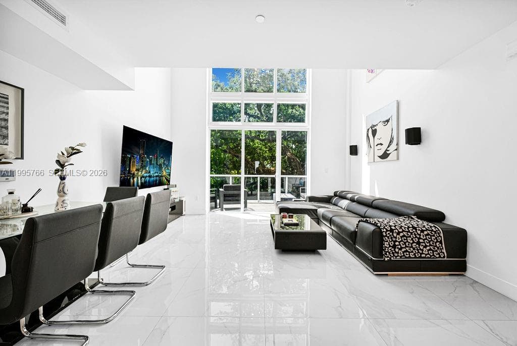 455 NE 39th St # 205, Miami FL 33137 — 6