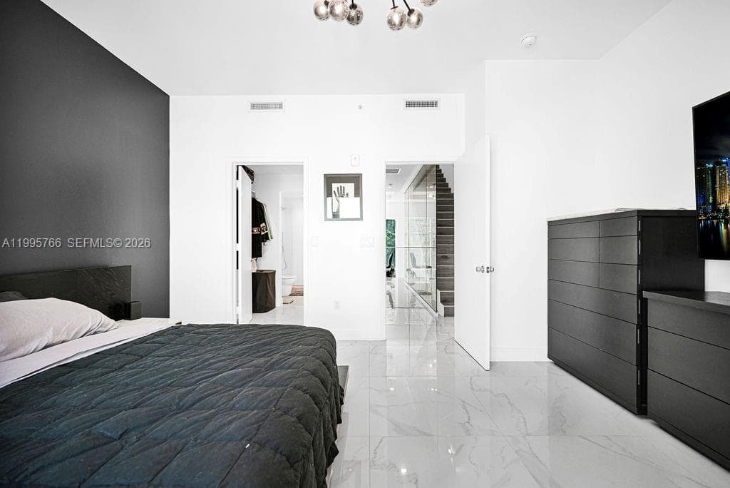 455 NE 39th St # 205, Miami FL 33137 — 16