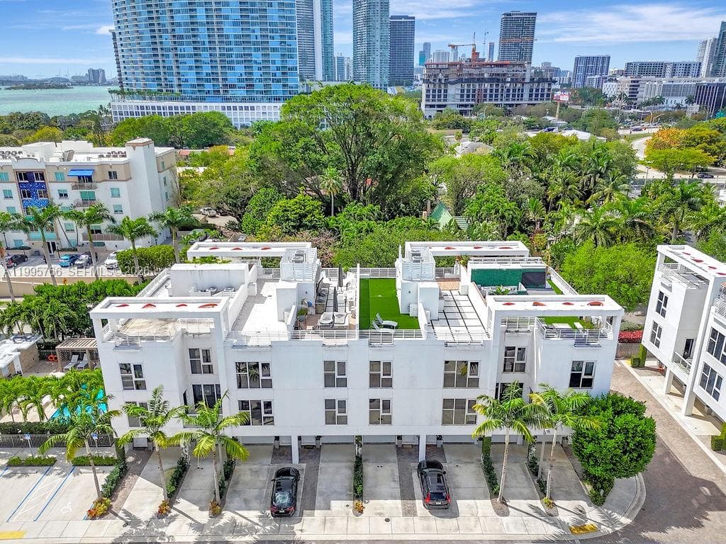 455 NE 39th St # 205, Miami FL 33137 — 22