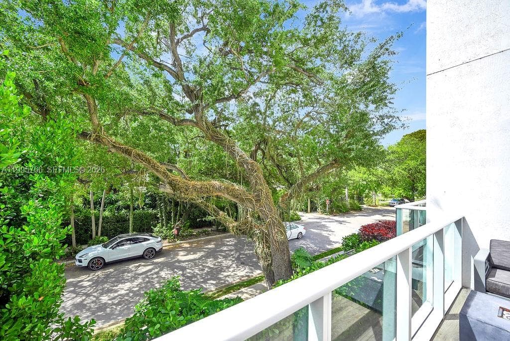 455 NE 39th St # 205, Miami FL 33137 — 7