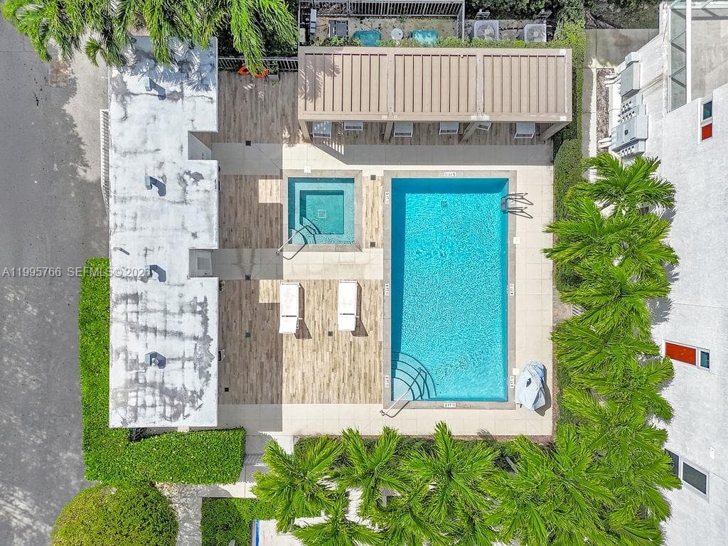 455 NE 39th St # 205, Miami FL 33137 — 21