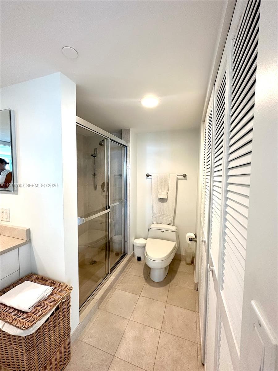 16500 Collins Ave # 1453, Sunny Isles Beach FL 33160 — 32