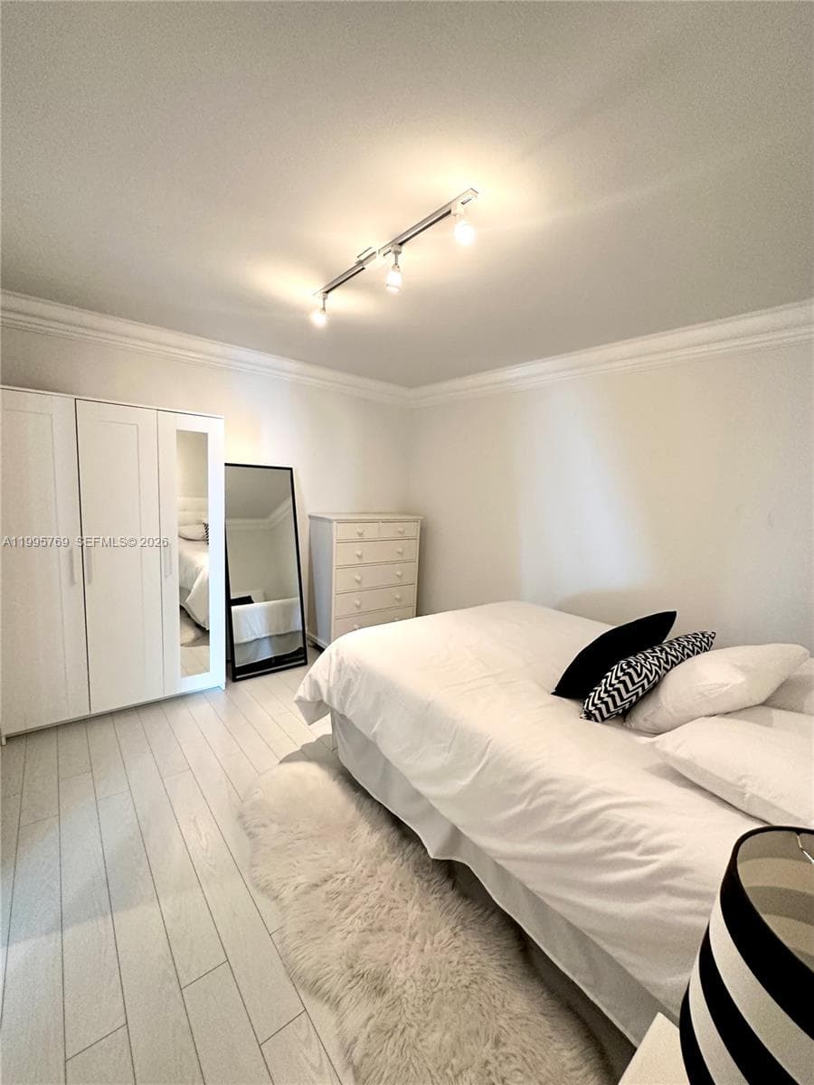 16500 Collins Ave # 1453, Sunny Isles Beach FL 33160 — 35