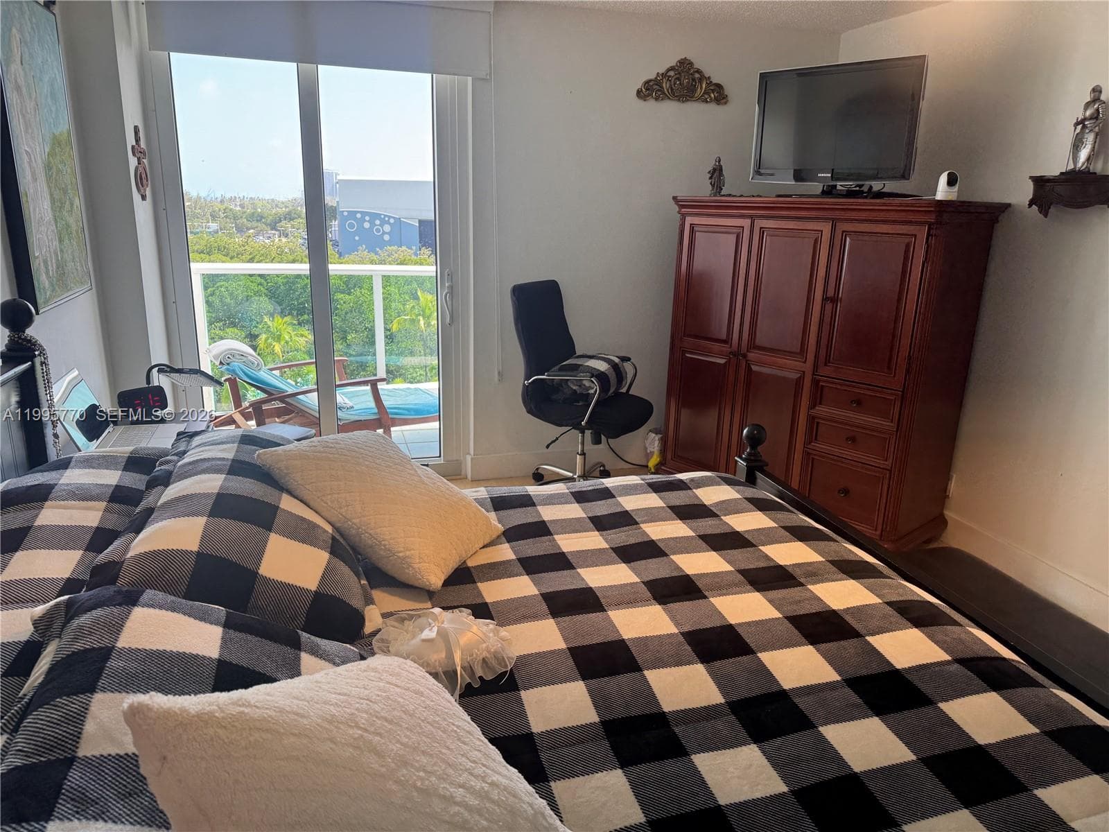 100 Bayview Dr # 725, Sunny Isles Beach FL 33160 — 11