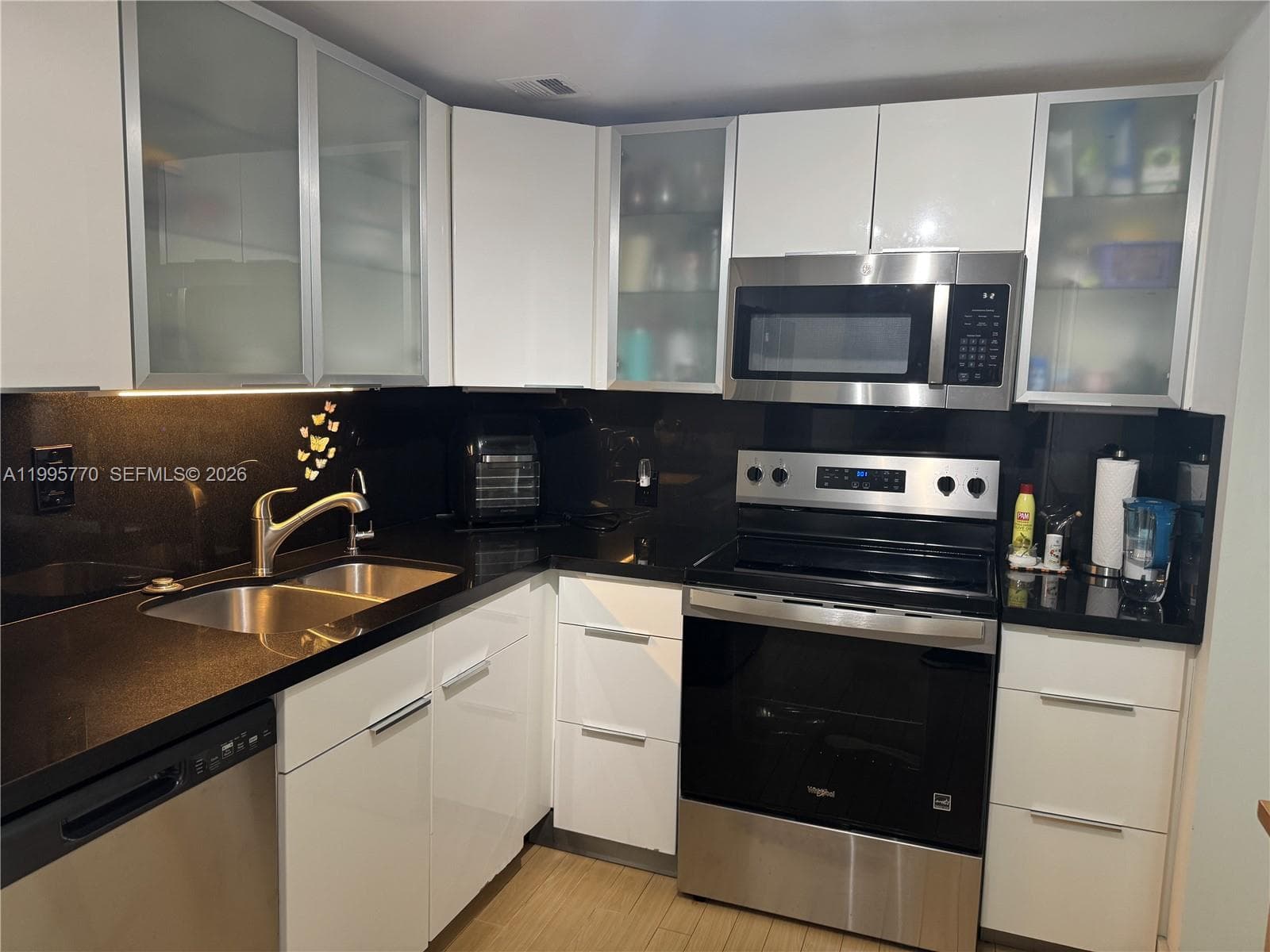 100 Bayview Dr # 725, Sunny Isles Beach FL 33160 — 25