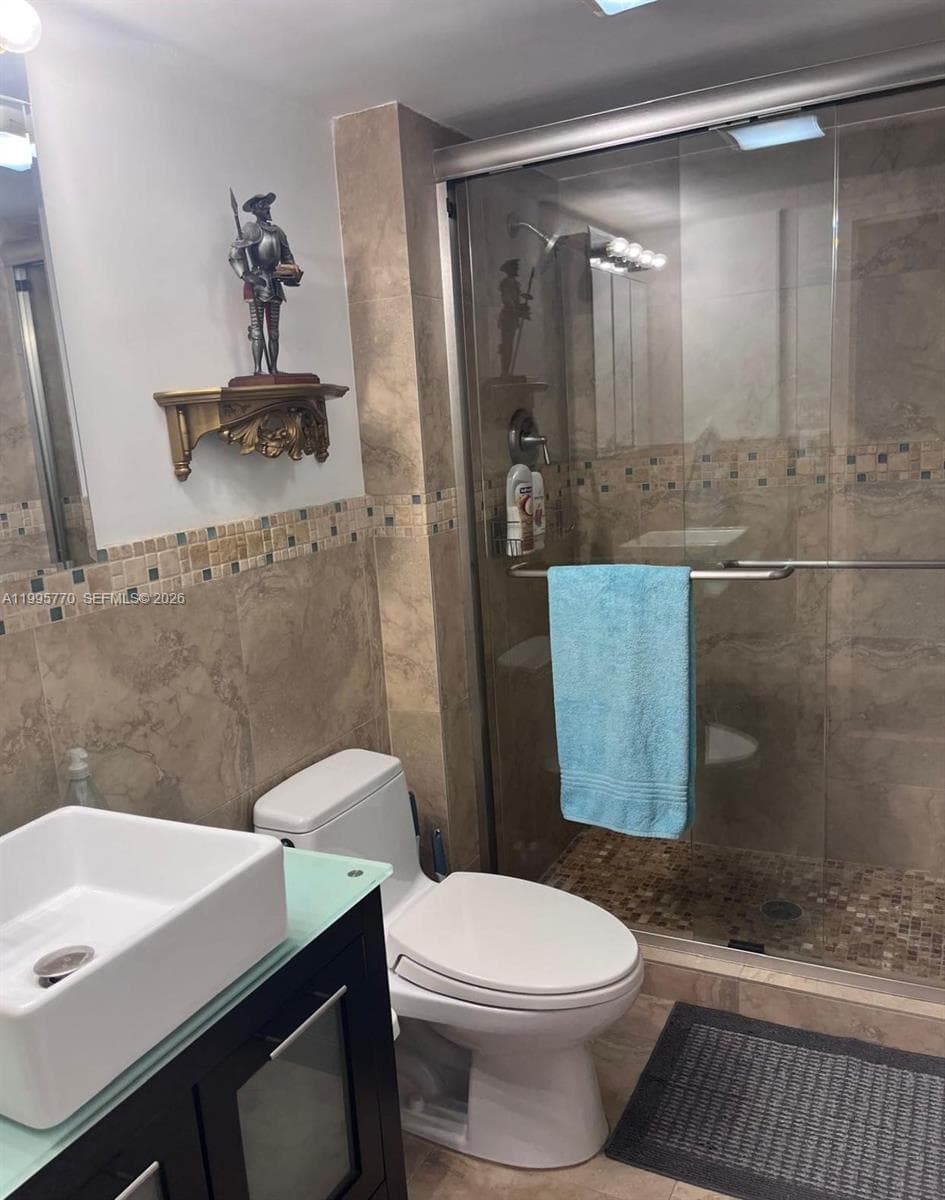 100 Bayview Dr # 725, Sunny Isles Beach FL 33160 — 21