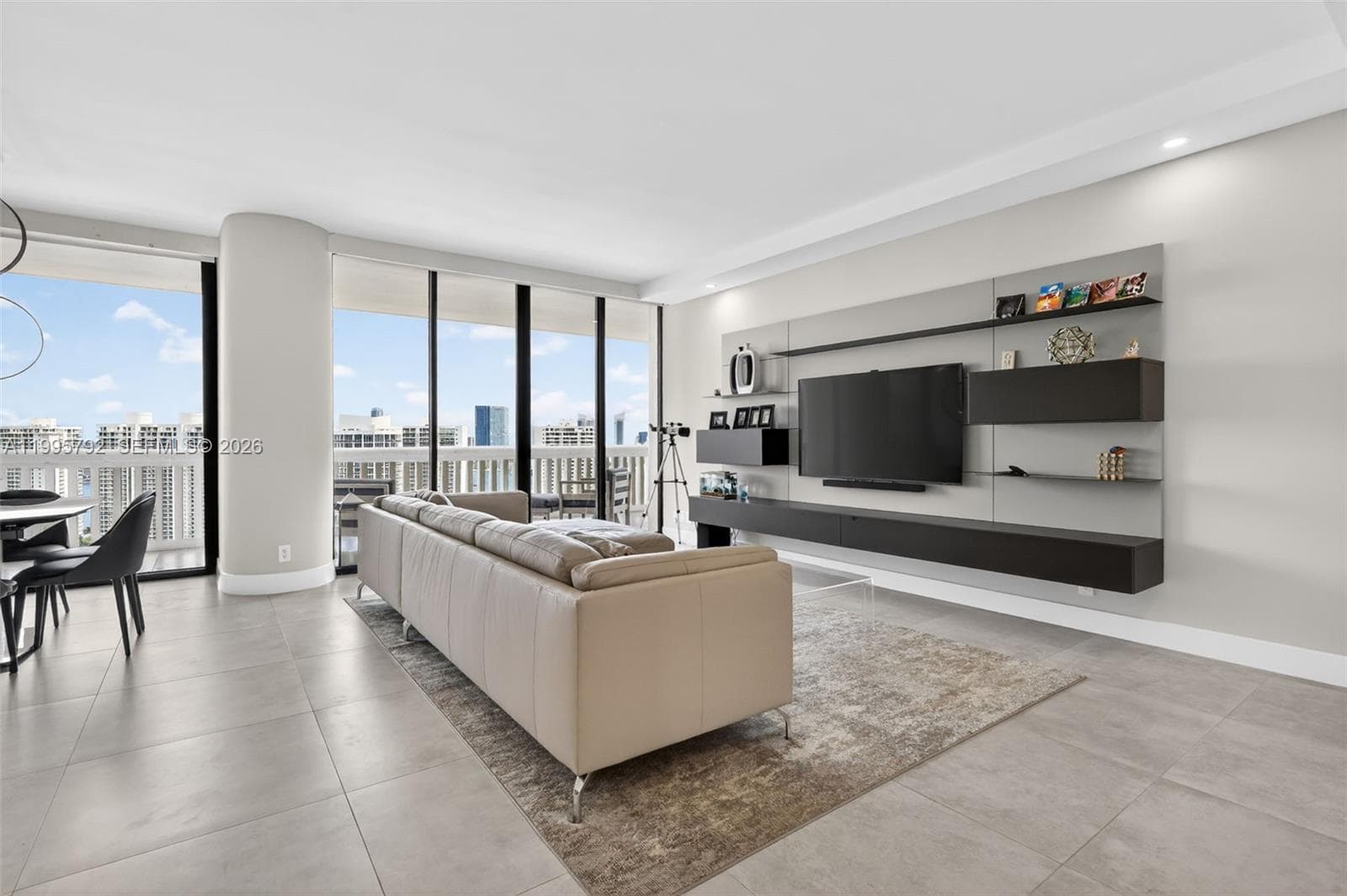 1000 ISLAND BL # 3107, Aventura FL 33160 — 2